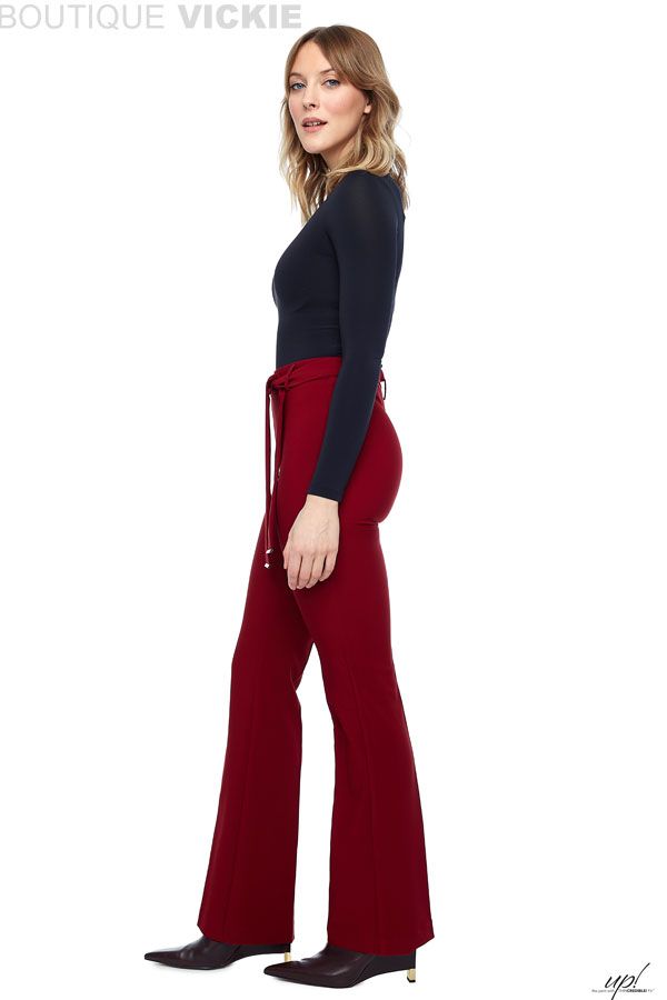 Les achats sont en cours chez I LOVE TYLER MADISON et UP!
