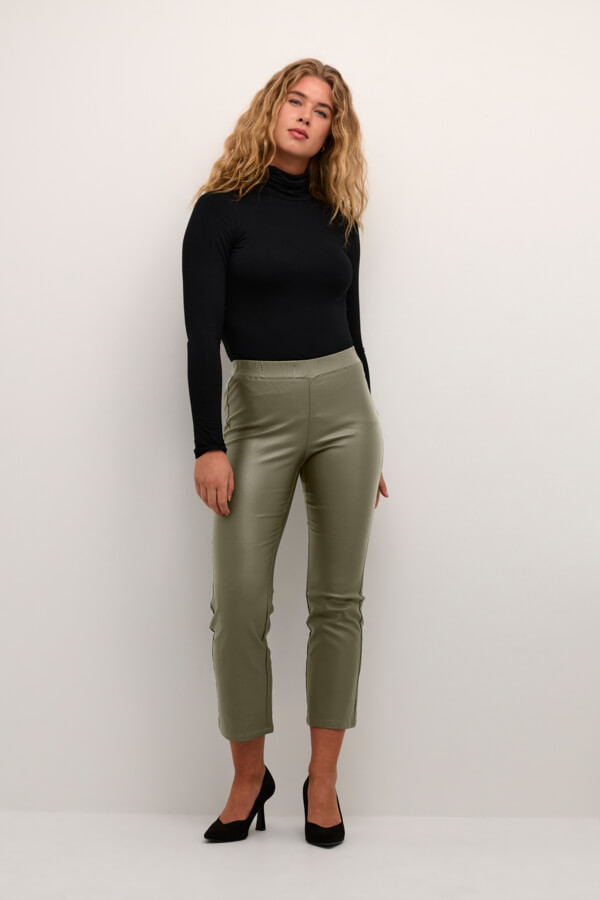 Pantalon crop simili-cuir KAFFE